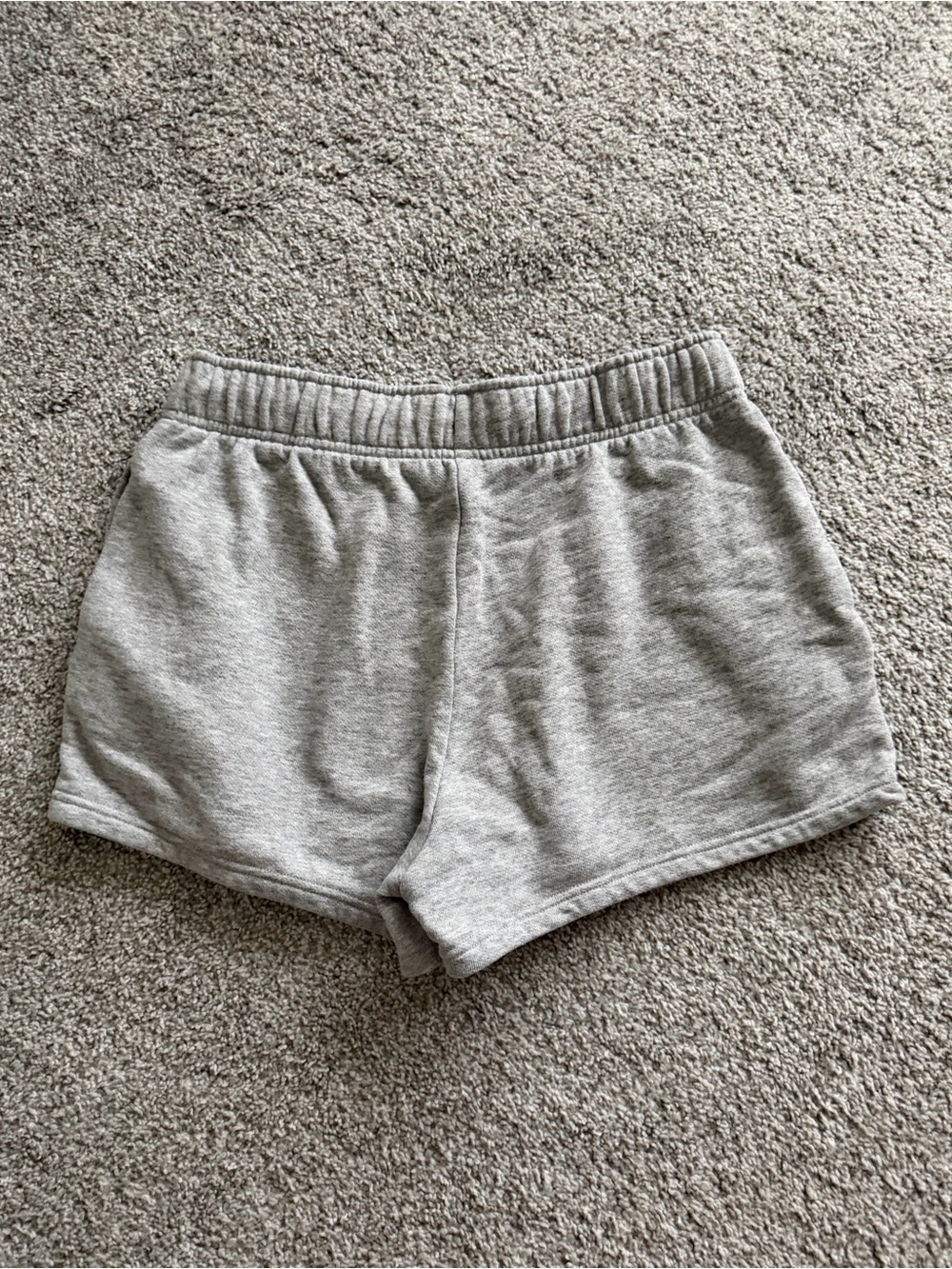 Alo Accolade Shorts in Athletic Heather Grey - Picture 4 of 6
